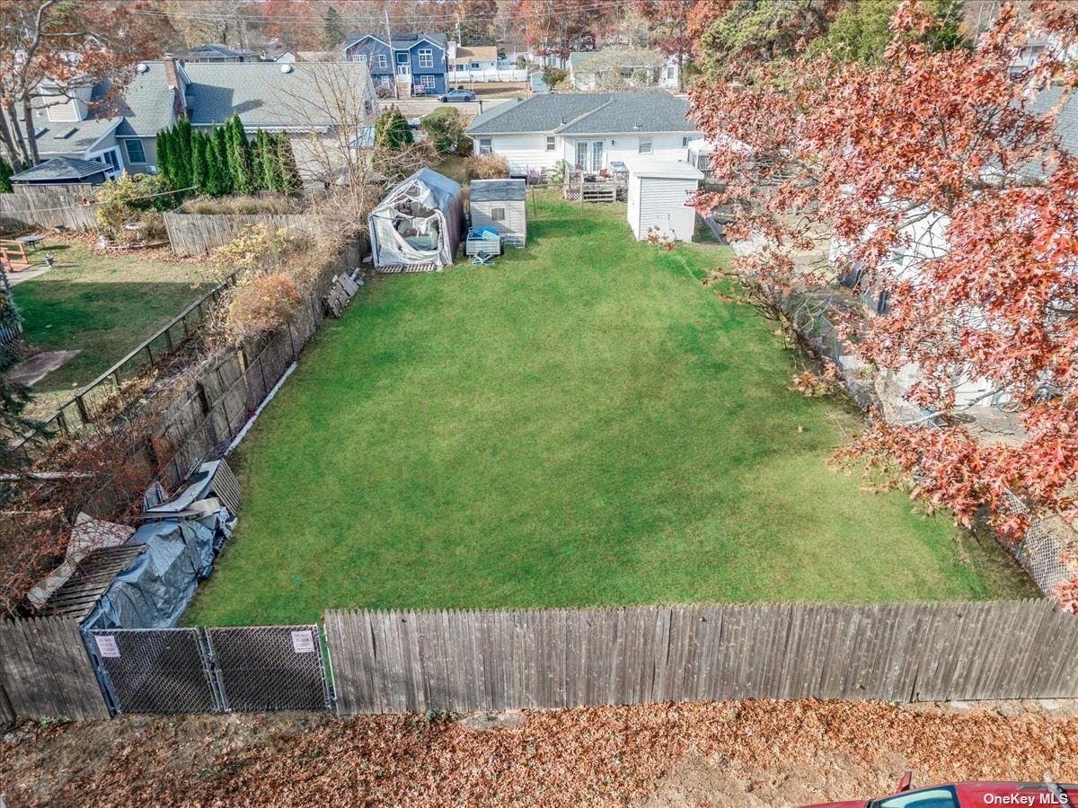 Maplewood Drive Property Photo 2