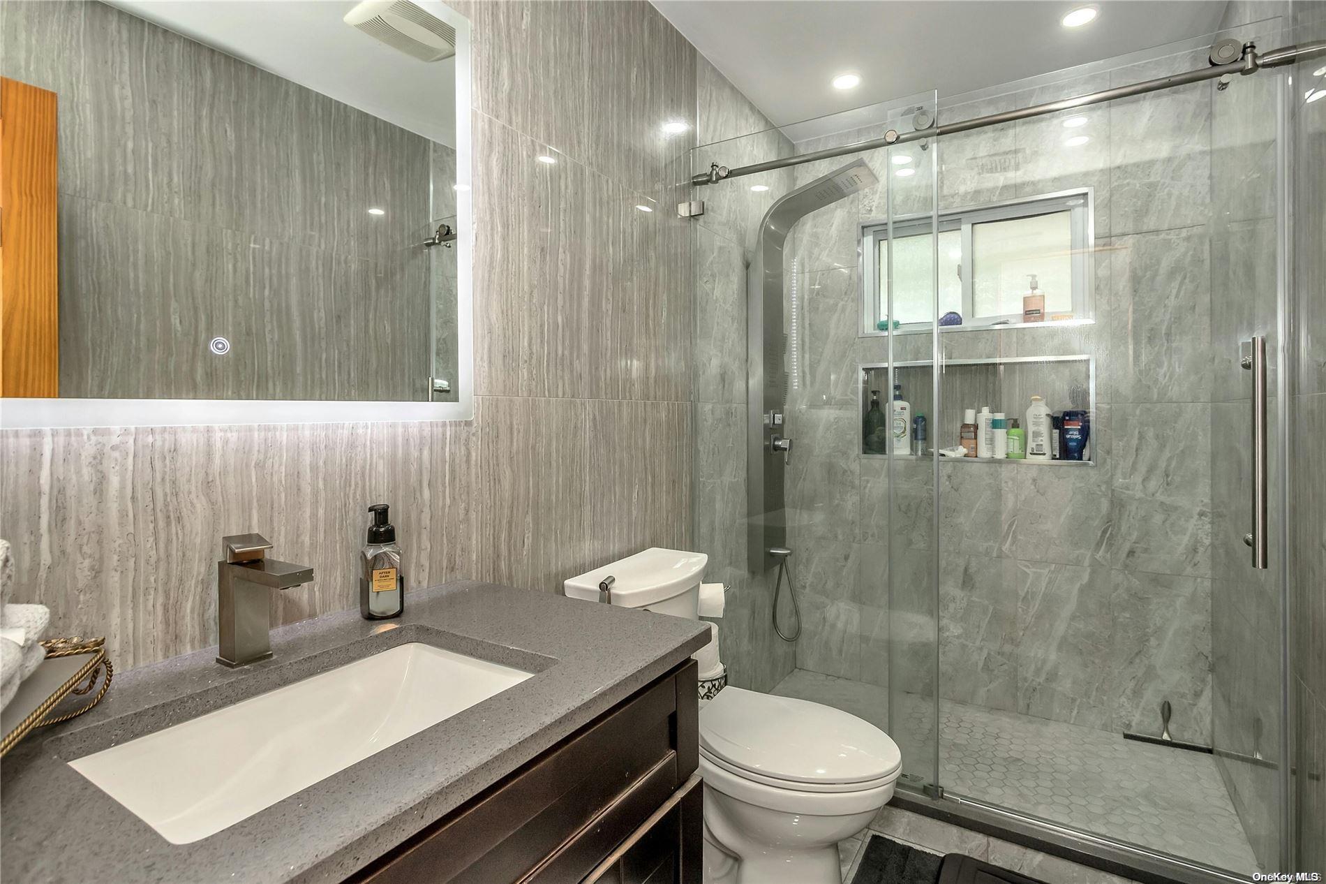 208 Woodbury Road Property Photo 21