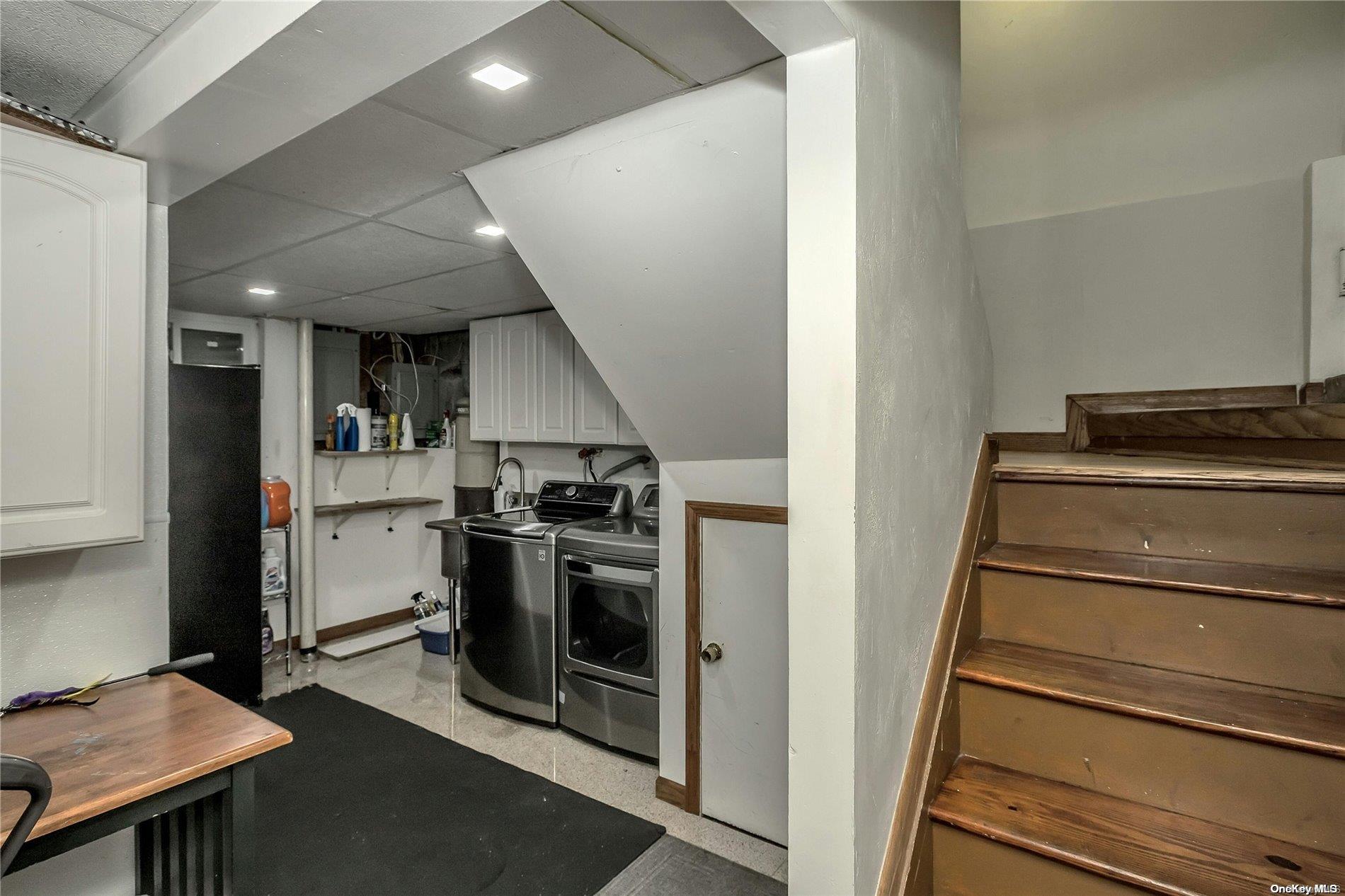208 Woodbury Road Property Photo 24