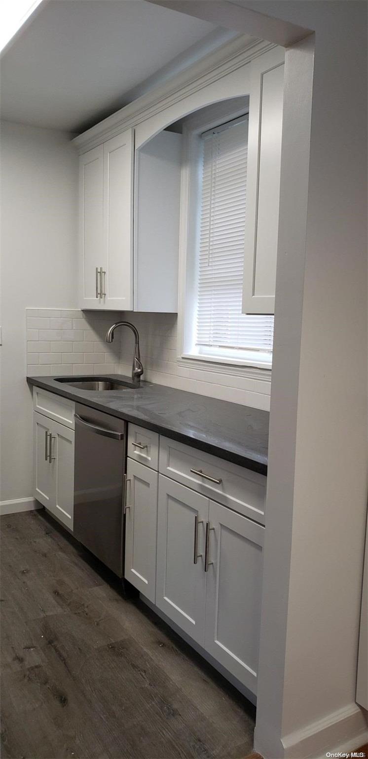 37-15 195 Street 184 Property Photo 8