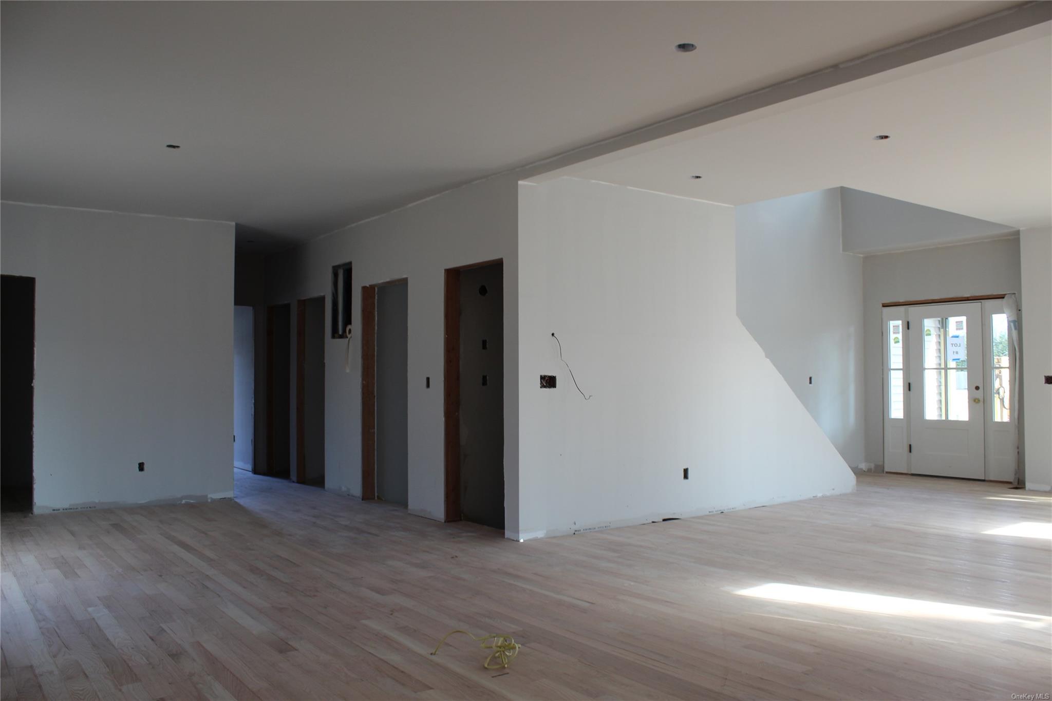 46 W Newins St. Property Photo 4