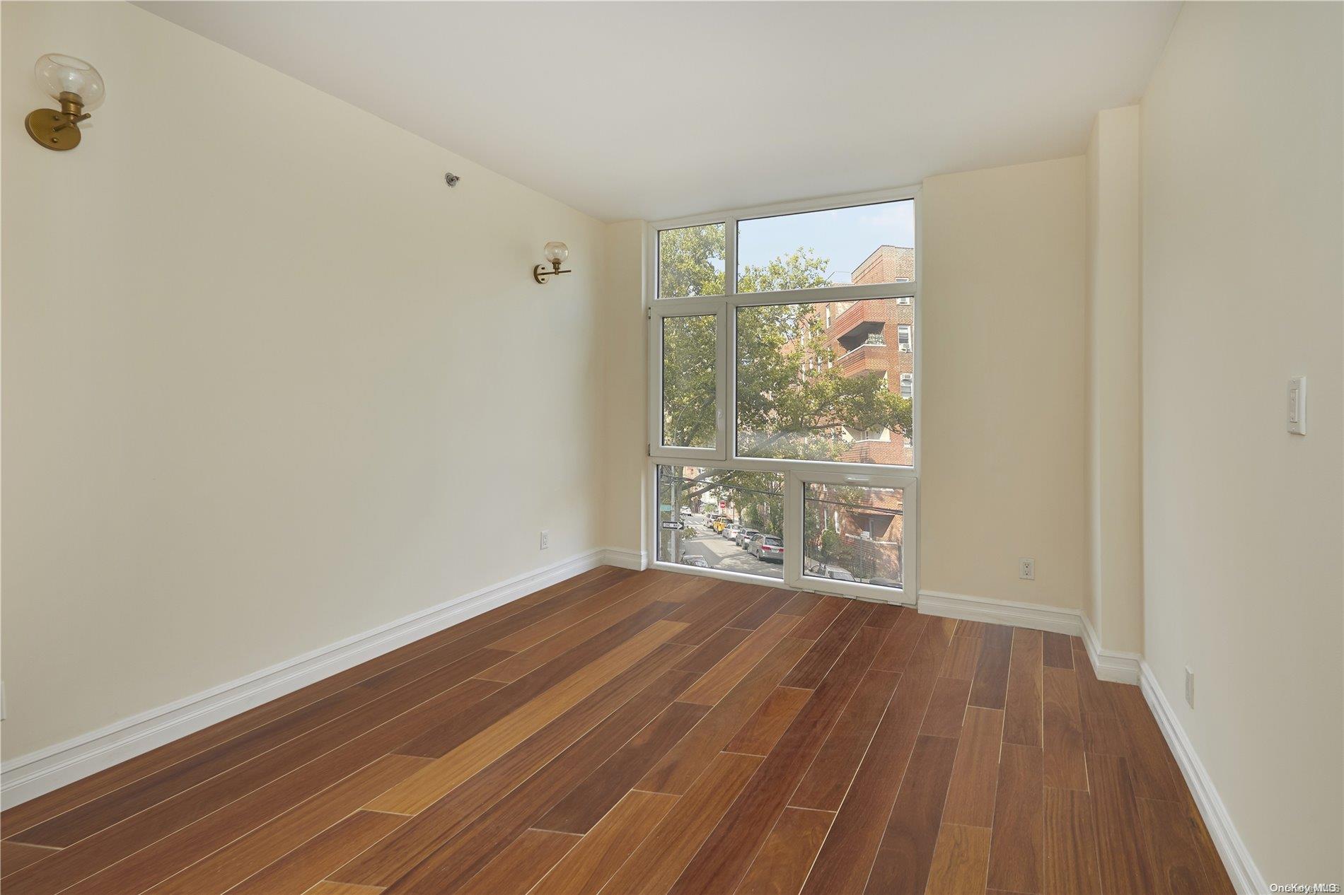 65-18 Austin Street 2e Property Photo 8