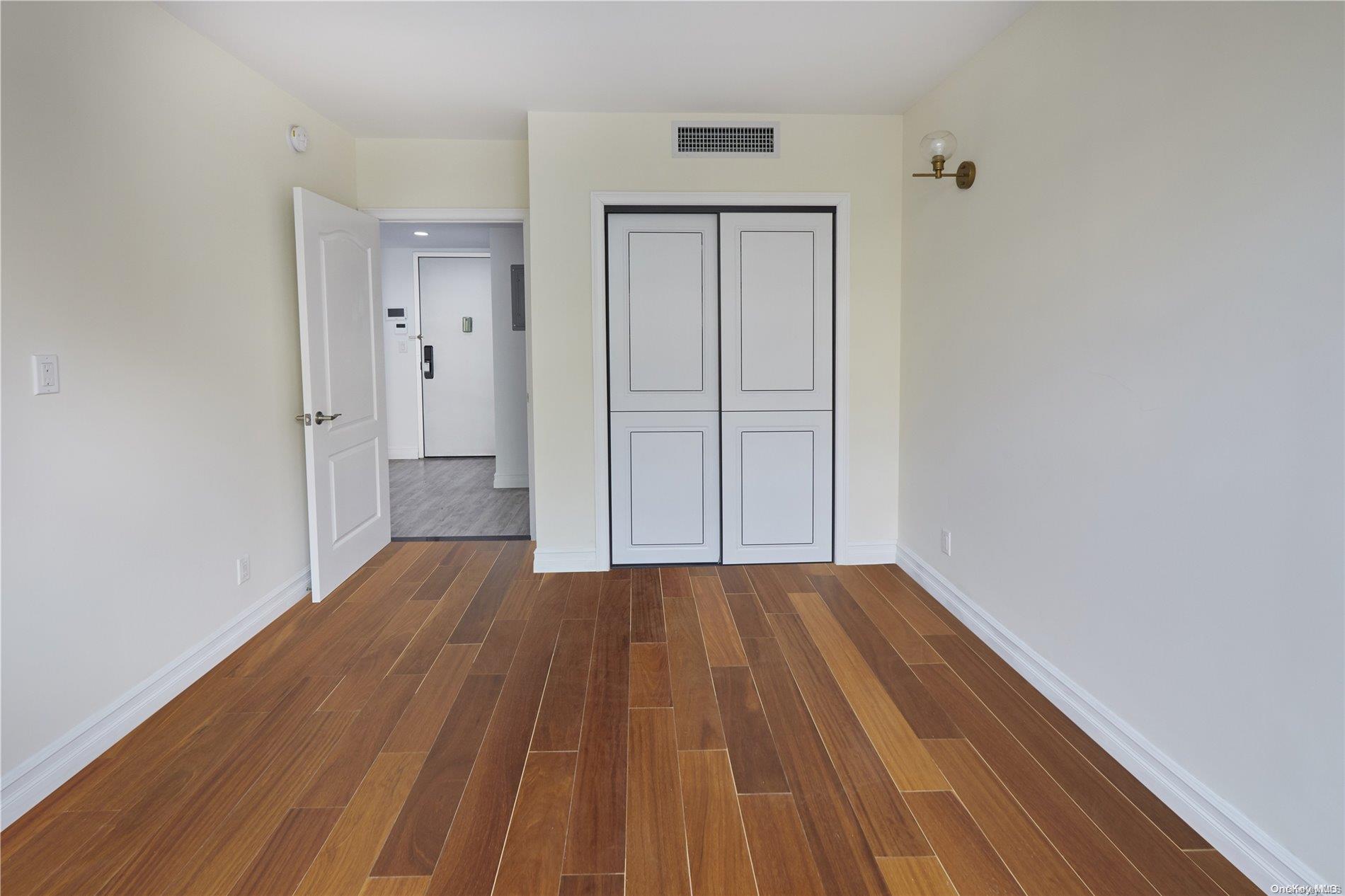 65-18 Austin Street 2e Property Photo 9