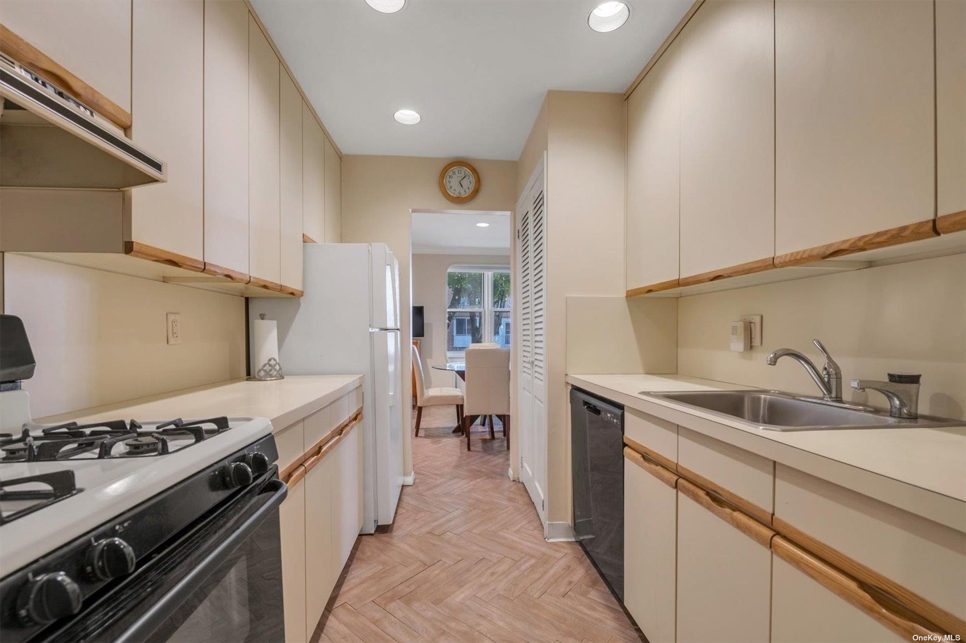 1390 Broadway 116 Property Photo 9