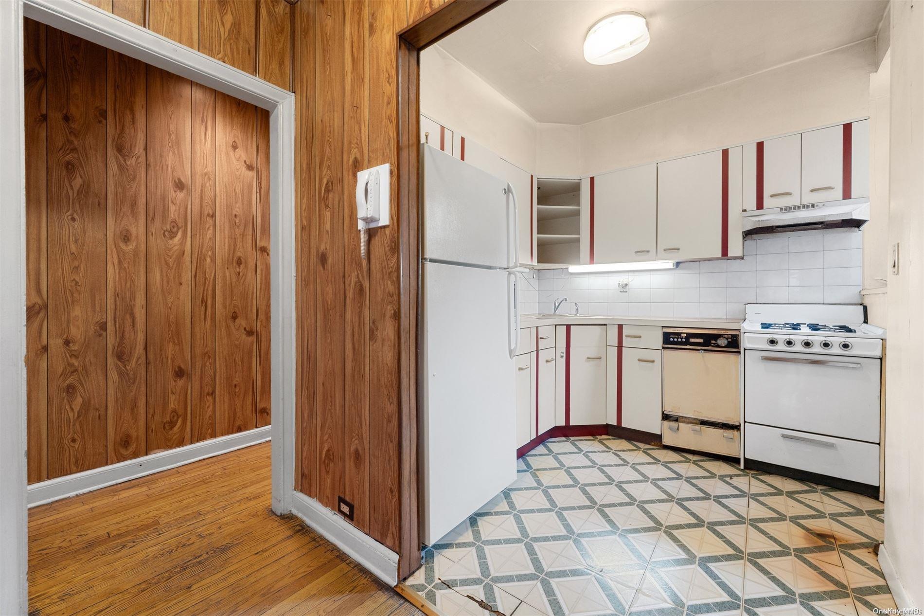 34-40 79th Street 1e Property Photo 7