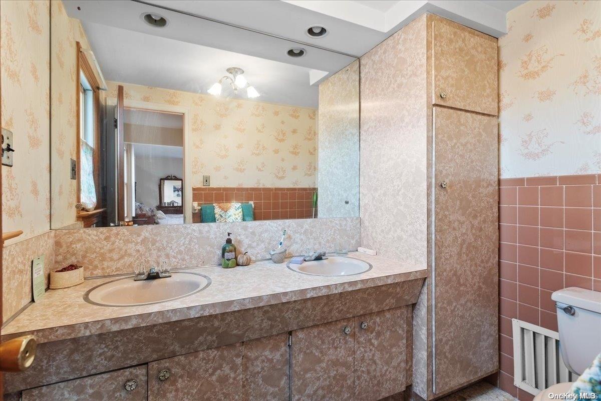 946 Stewart Avenue Property Photo 13