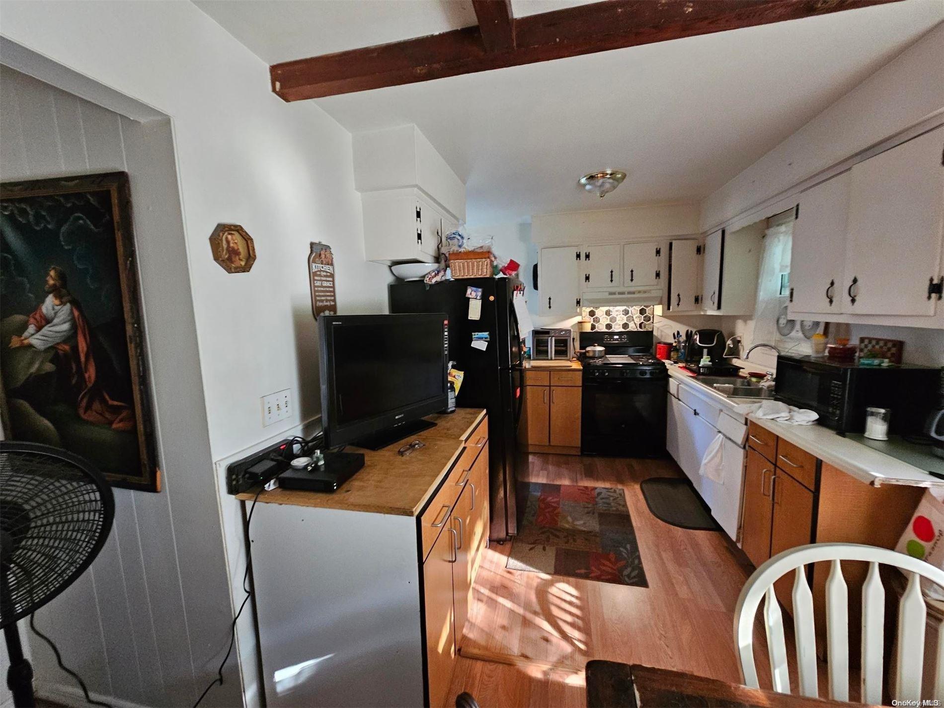 211 Accabonac Road Property Photo 2