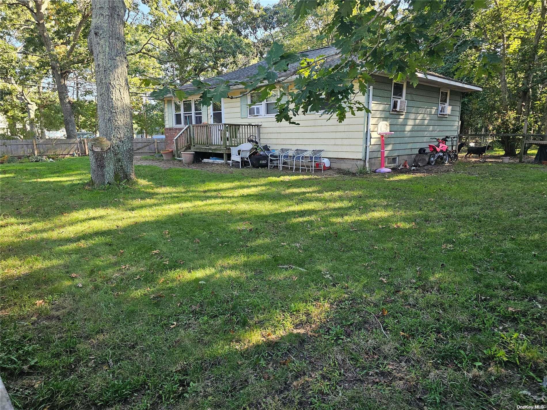 211 Accabonac Road Property Photo 5