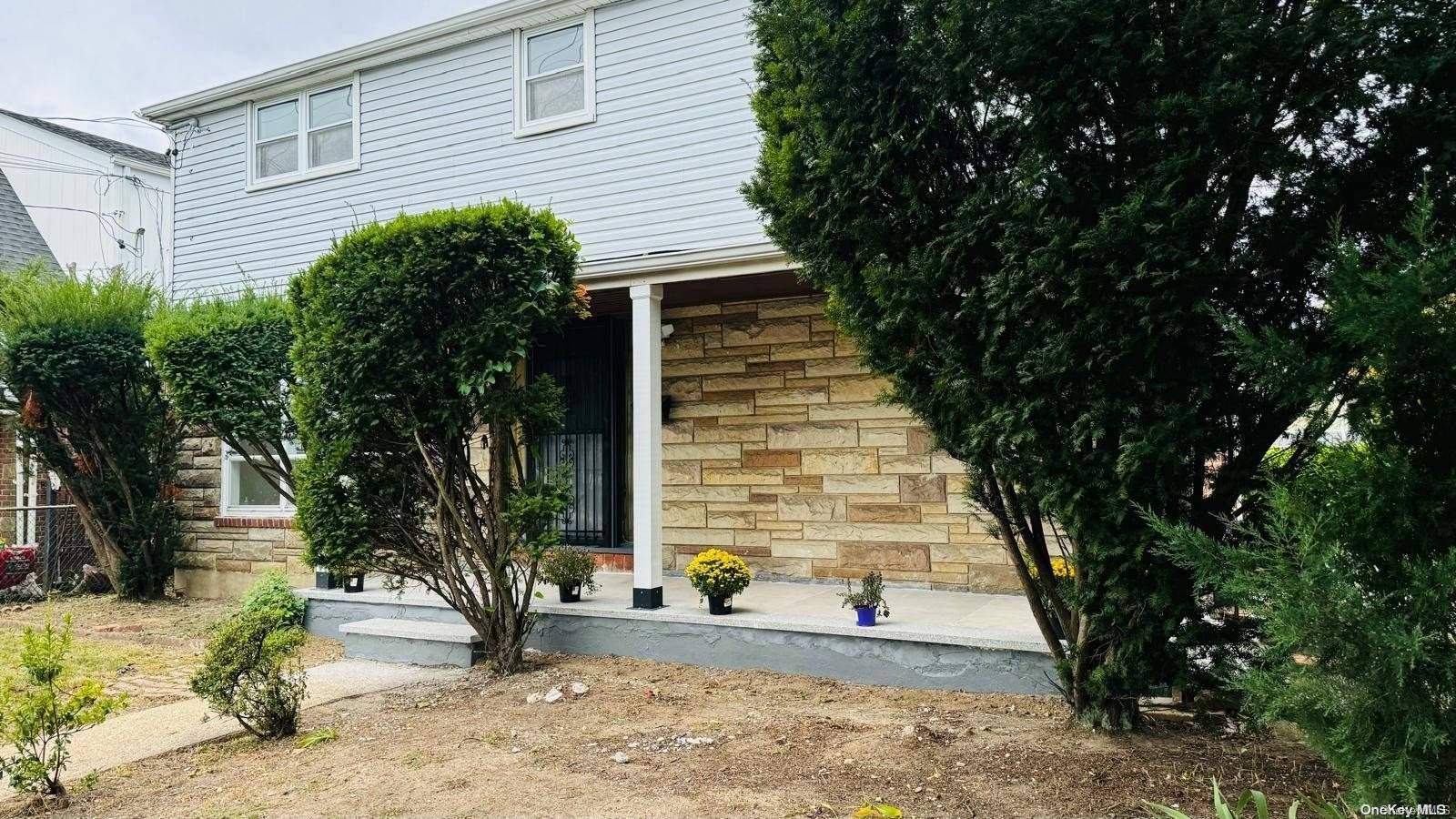 2041 New Hyde Park Road Property Photo 1