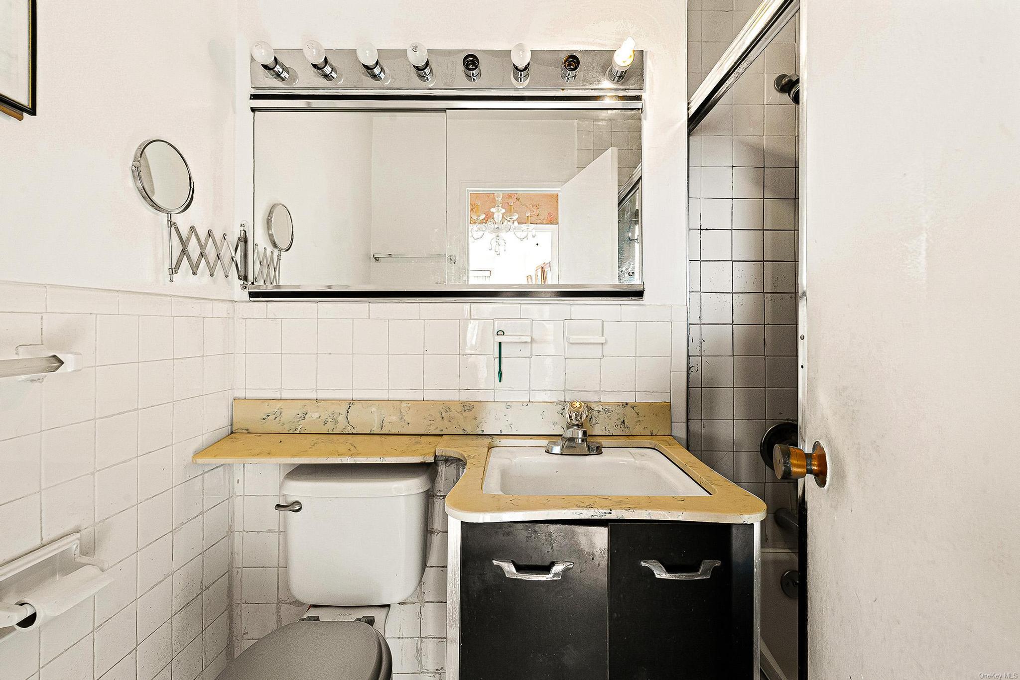 70-25 Yellowstone Boulevard 7s Property Photo 16