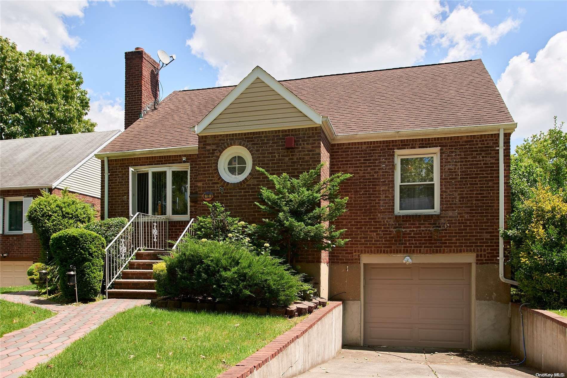 15 Hawthorne Lane Property Photo 3