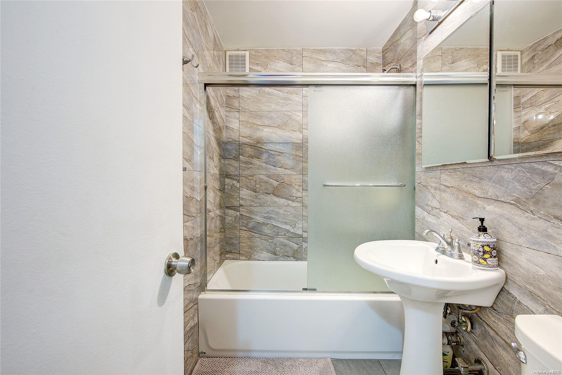 65-15 Alderton Street 7c Property Photo 14