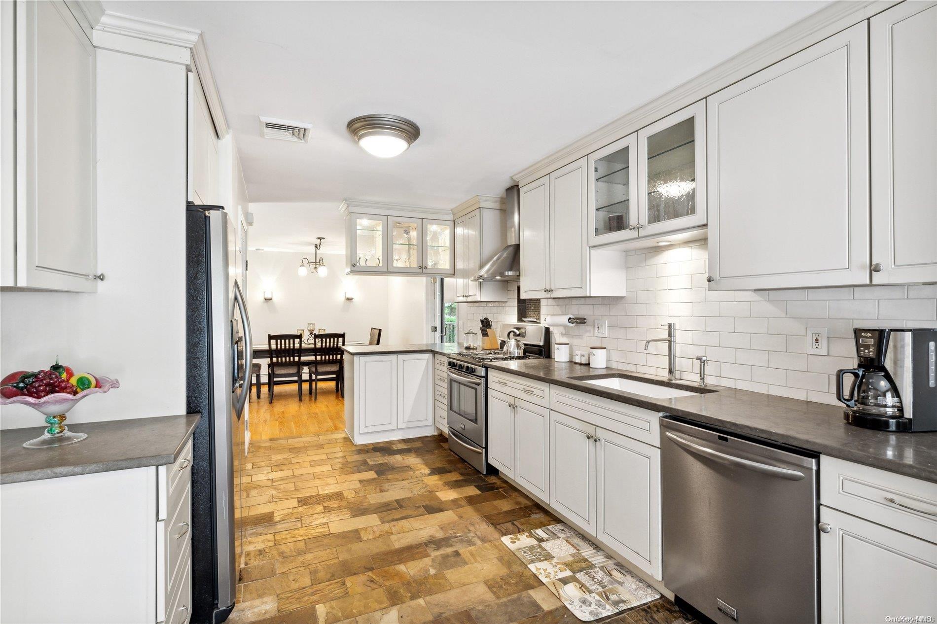 52 Sherwood Road Property Photo 18
