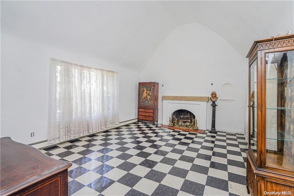 46-18 Hanford Street Property Photo 7