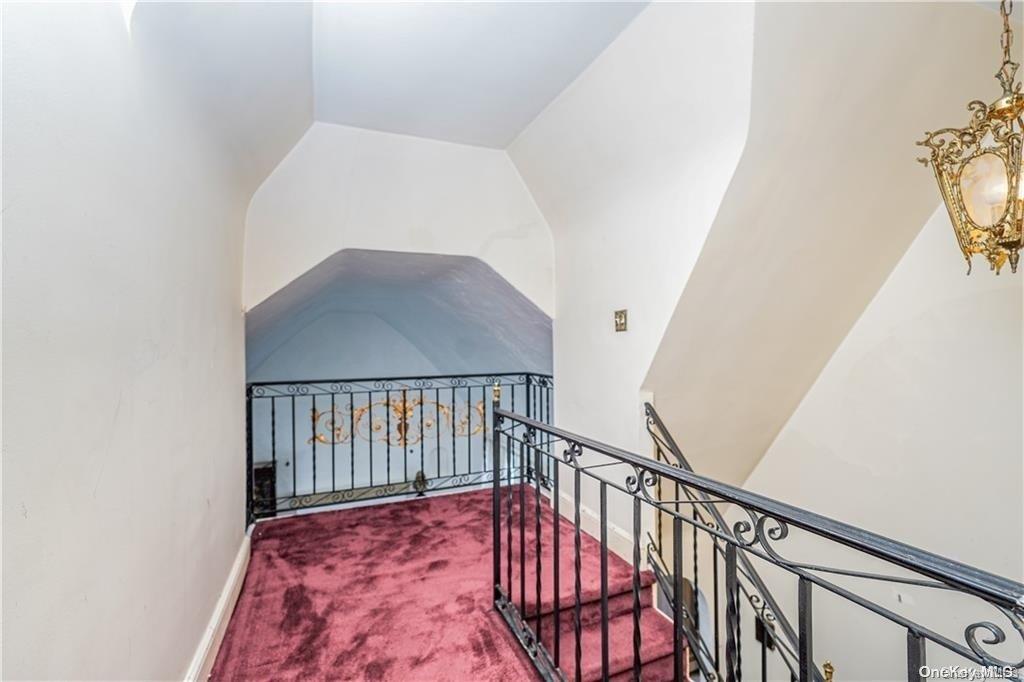 46-18 Hanford Street Property Photo 23