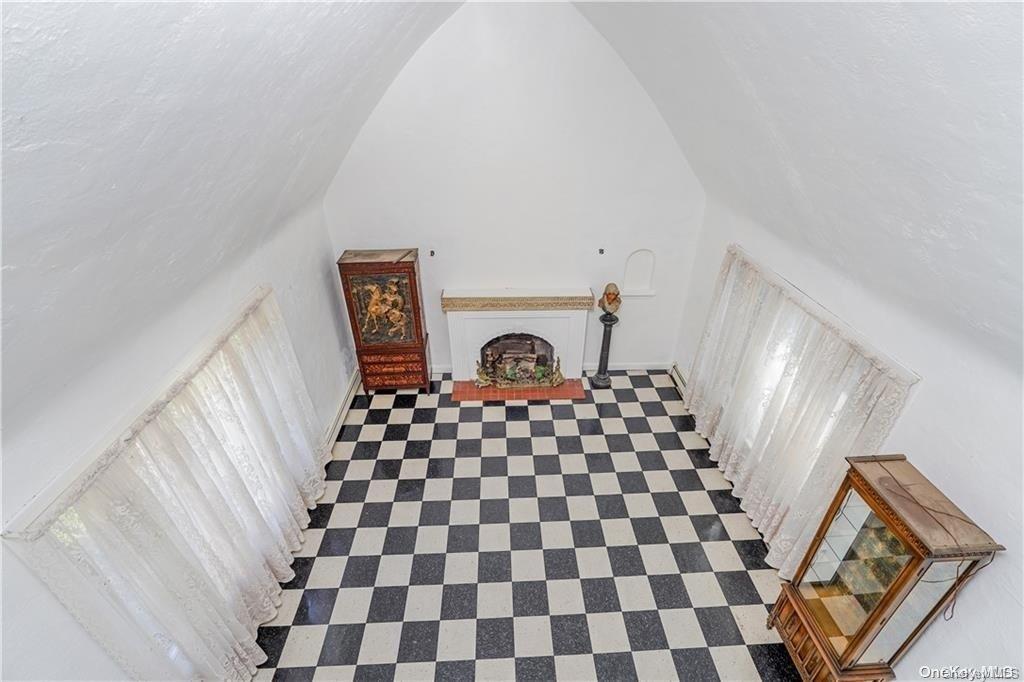 46-18 Hanford Street Property Photo 25