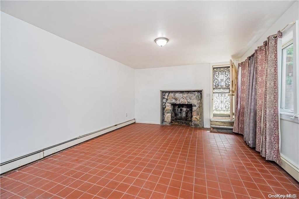 46-18 Hanford Street Property Photo 33