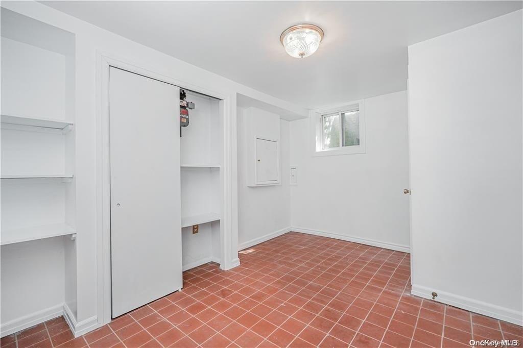 46-18 Hanford Street Property Photo 36