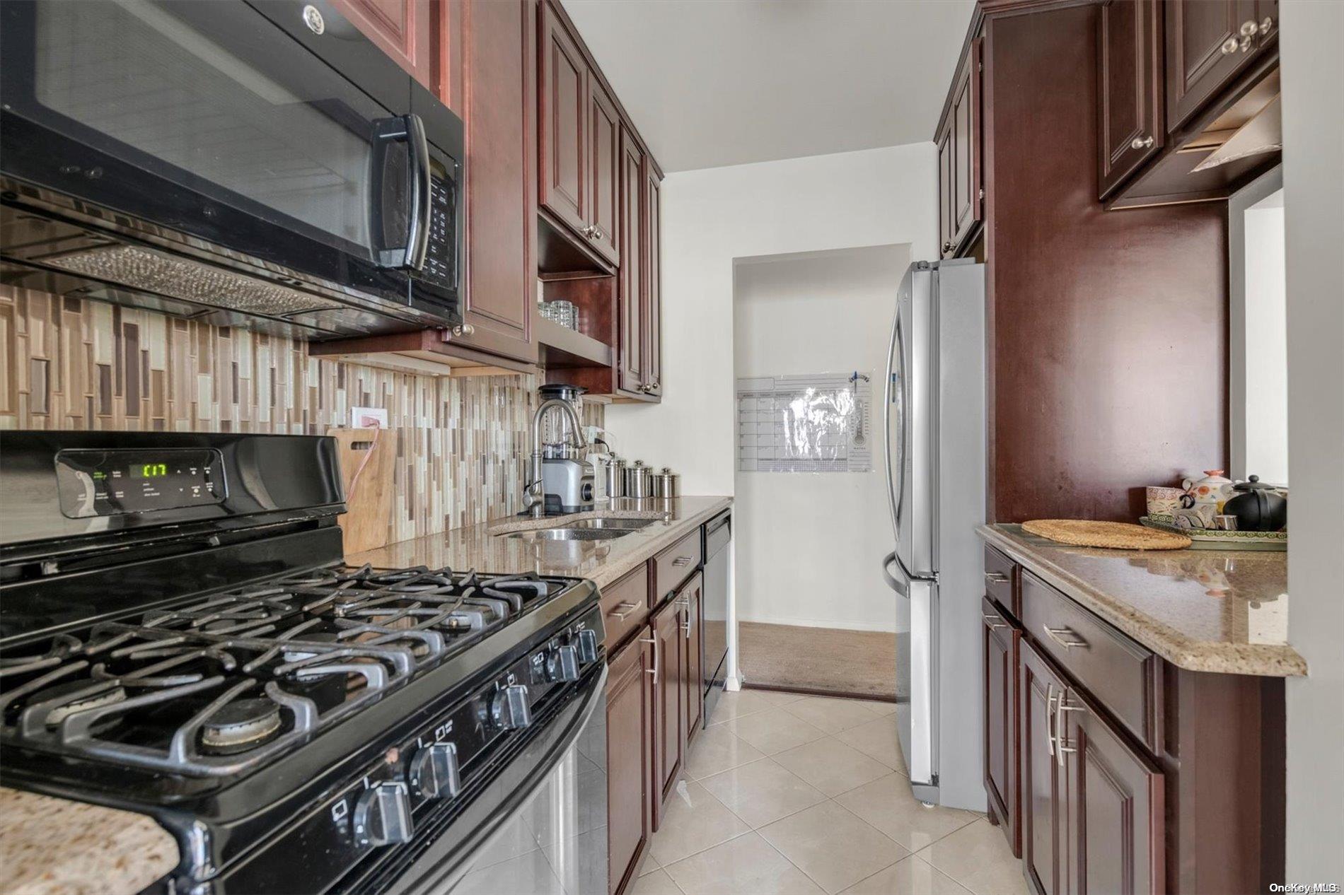 125-10 Queens Blvd 711 Property Photo 6