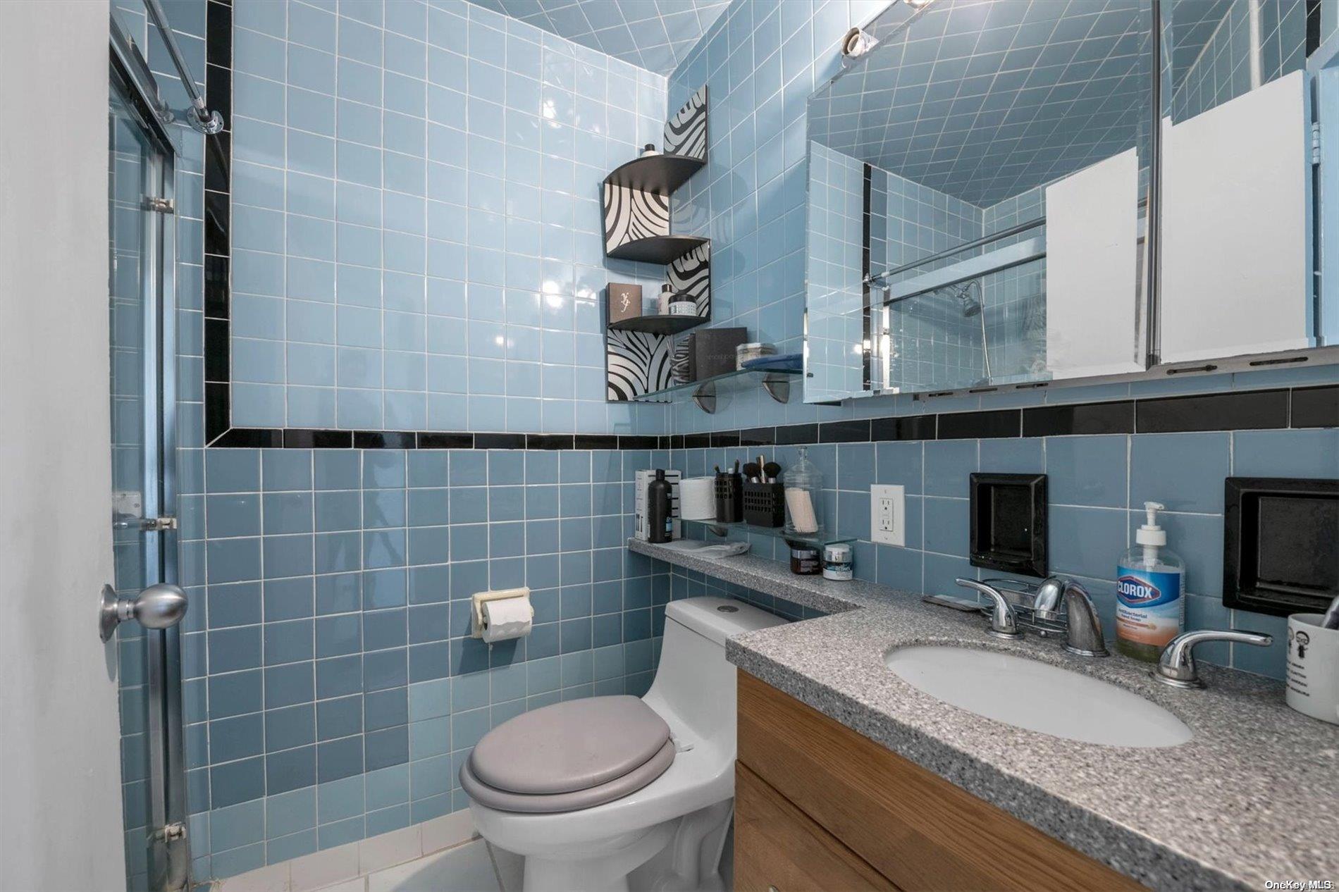 125-10 Queens Blvd 711 Property Photo 7