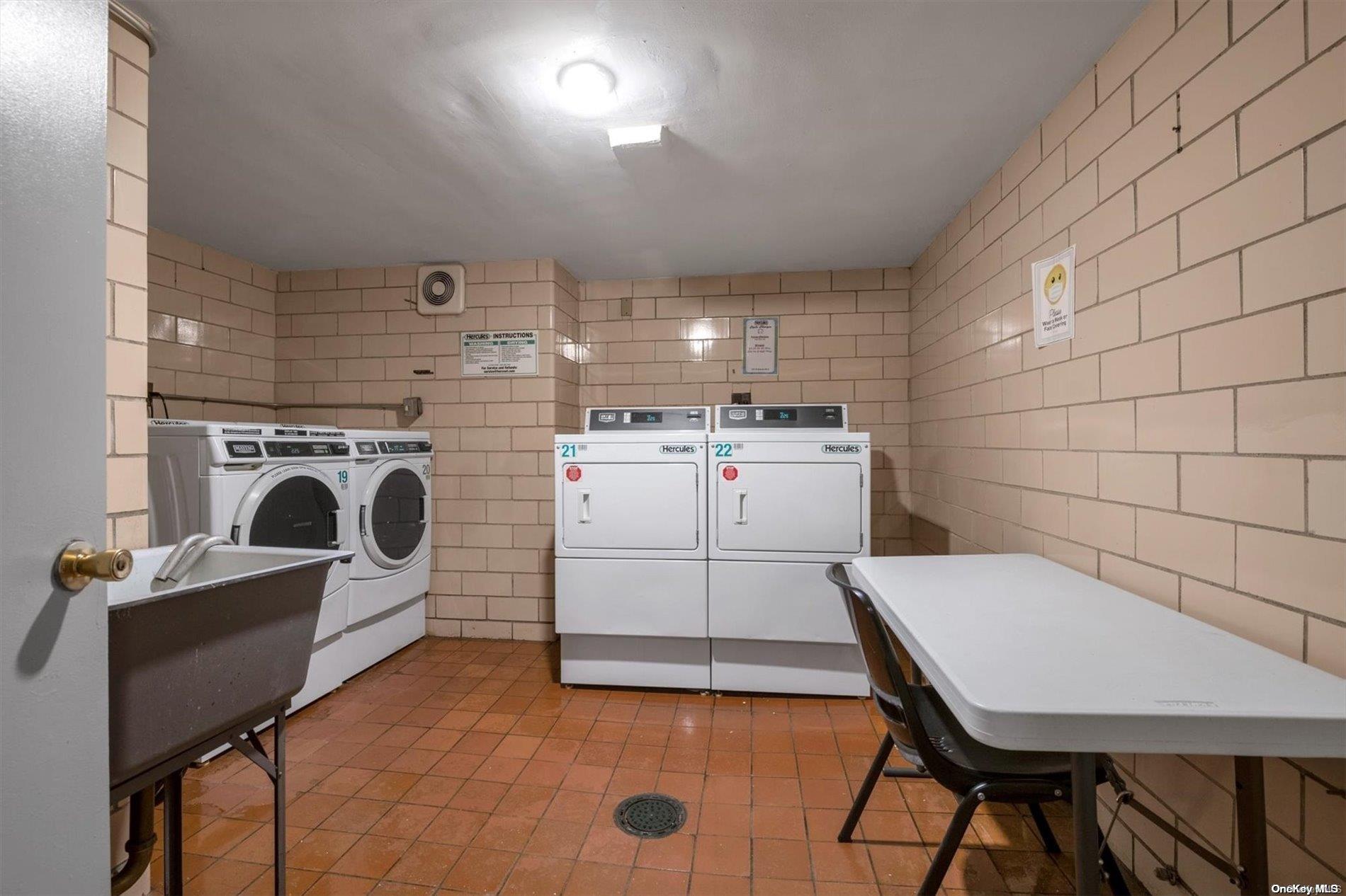 125-10 Queens Blvd 711 Property Photo 12
