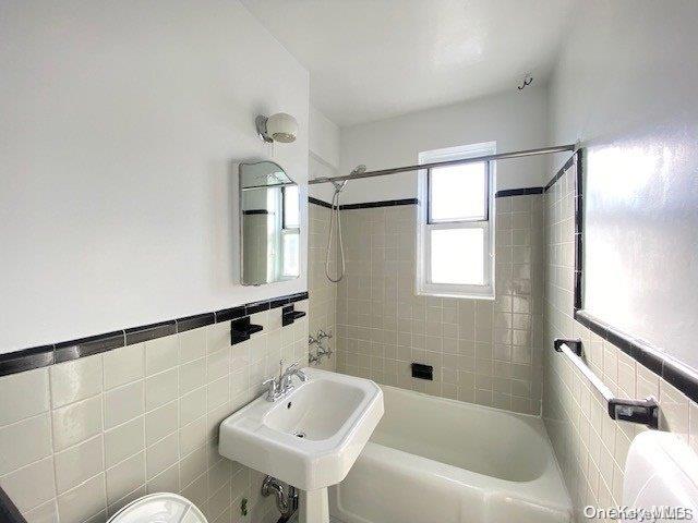 81-05 35 Avenue 5l Property Photo 5