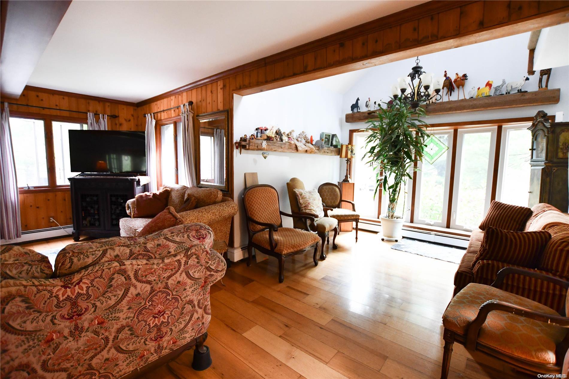 514 Yaphank Middle Island Road Property Photo 4