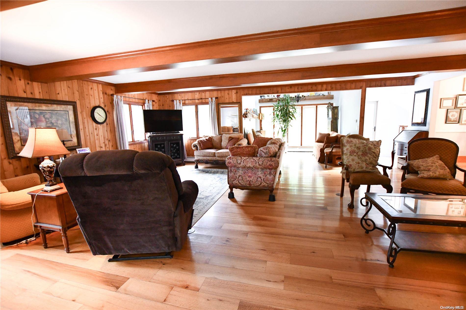 514 Yaphank Middle Island Road Property Photo 7