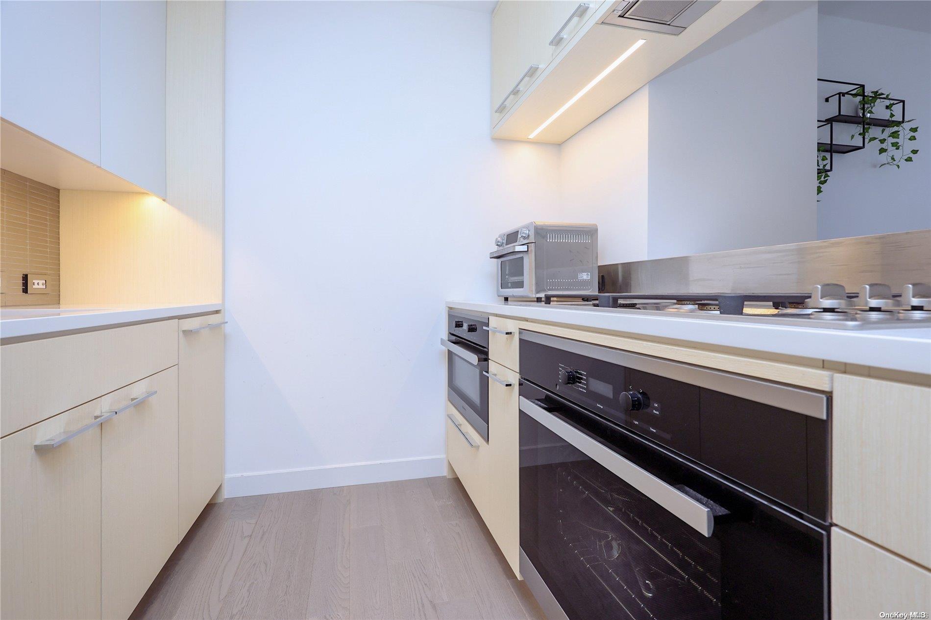 250 South Street 72g Property Photo 5