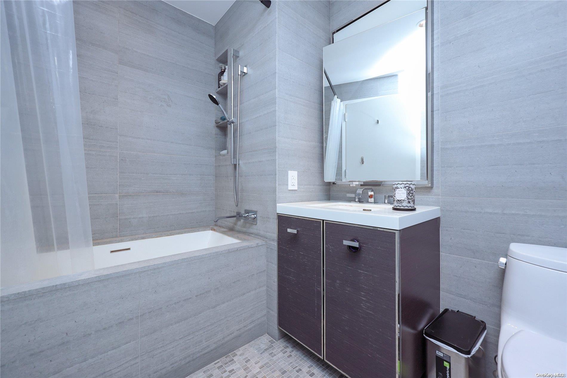250 South Street 72g Property Photo 9