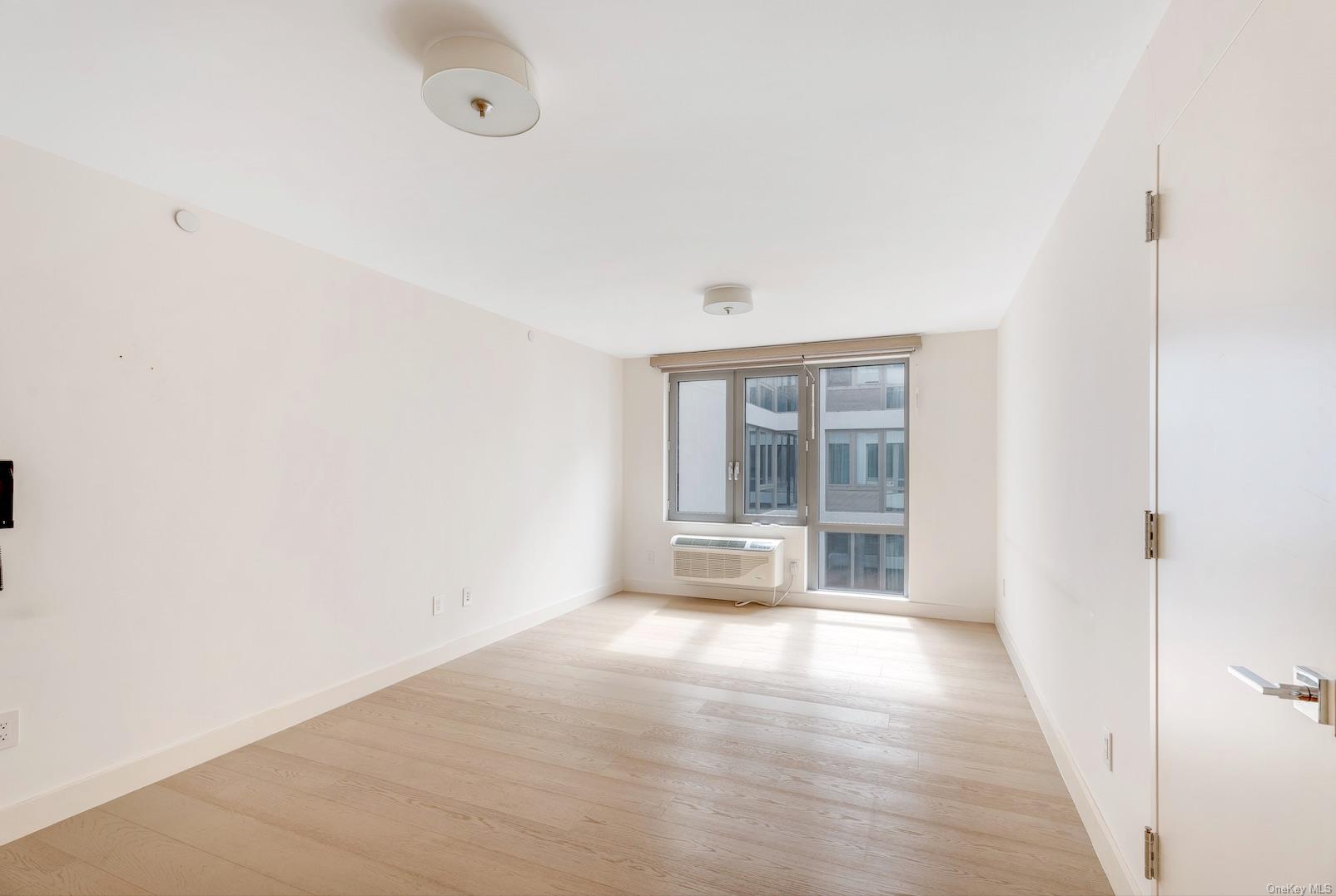 2128 Ocean Avenue 7e Property Photo 2