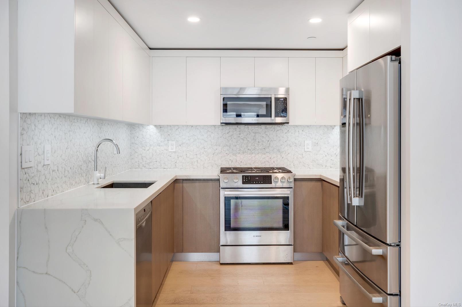 2128 Ocean Avenue 7e Property Photo 4