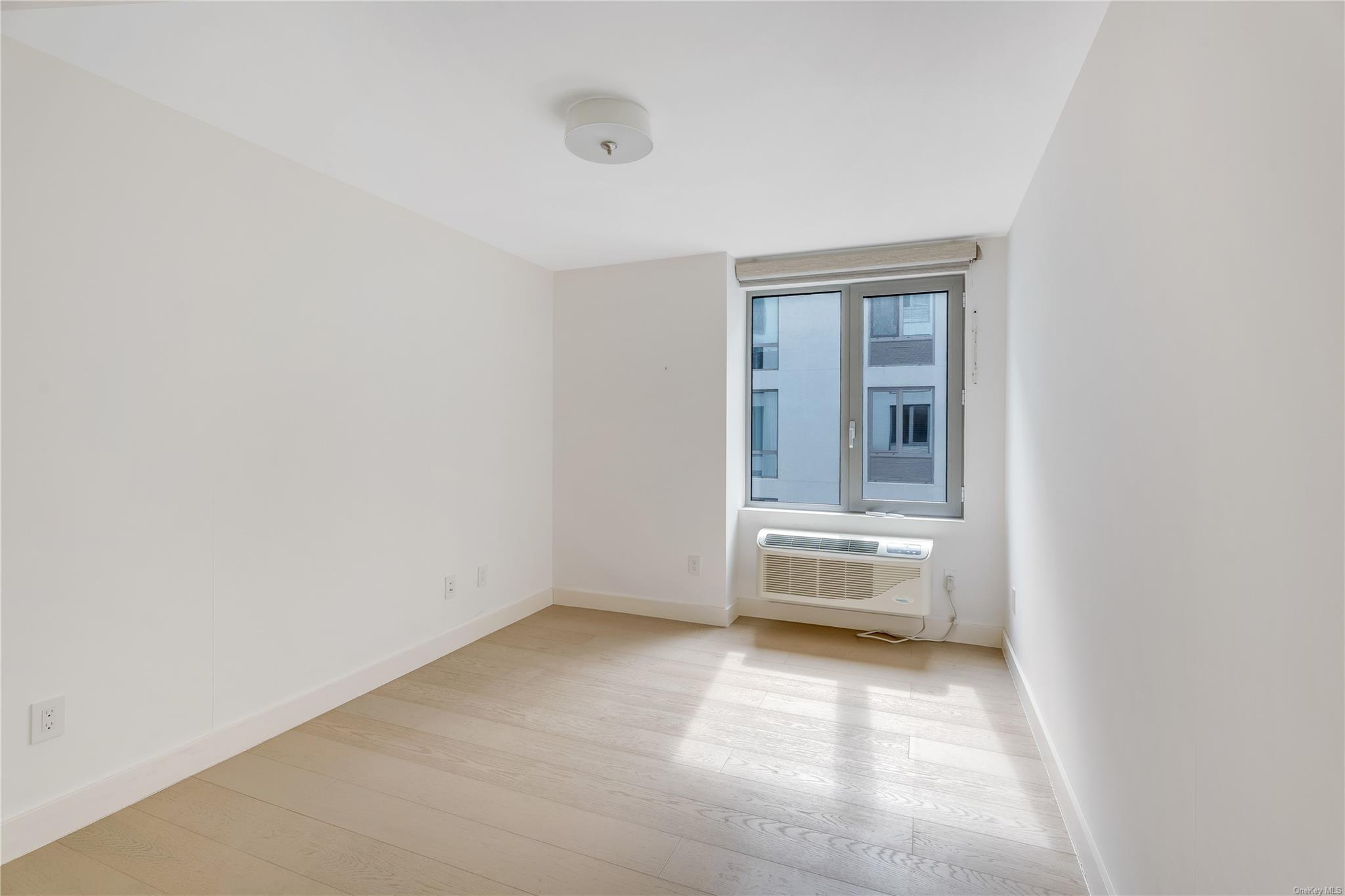 2128 Ocean Avenue 7e Property Photo 6
