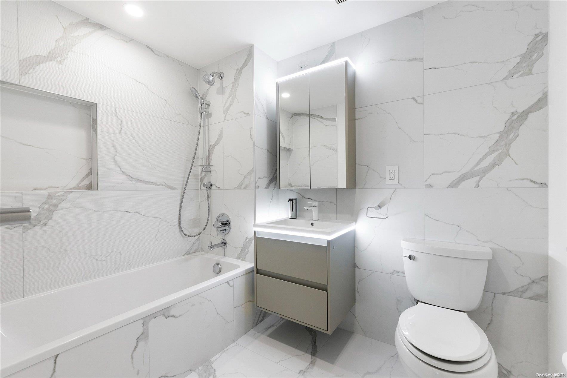 2128 Ocean Avenue 7e Property Photo 9