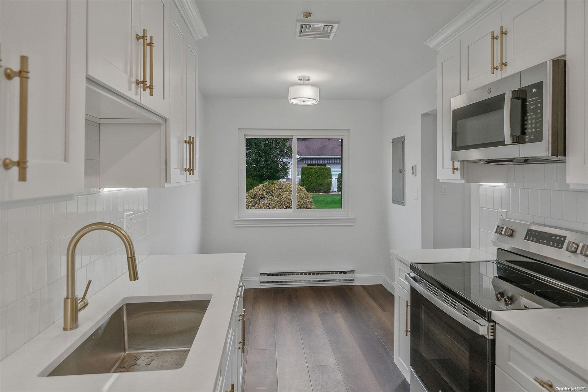 502 Flair Court 502 Property Photo 6