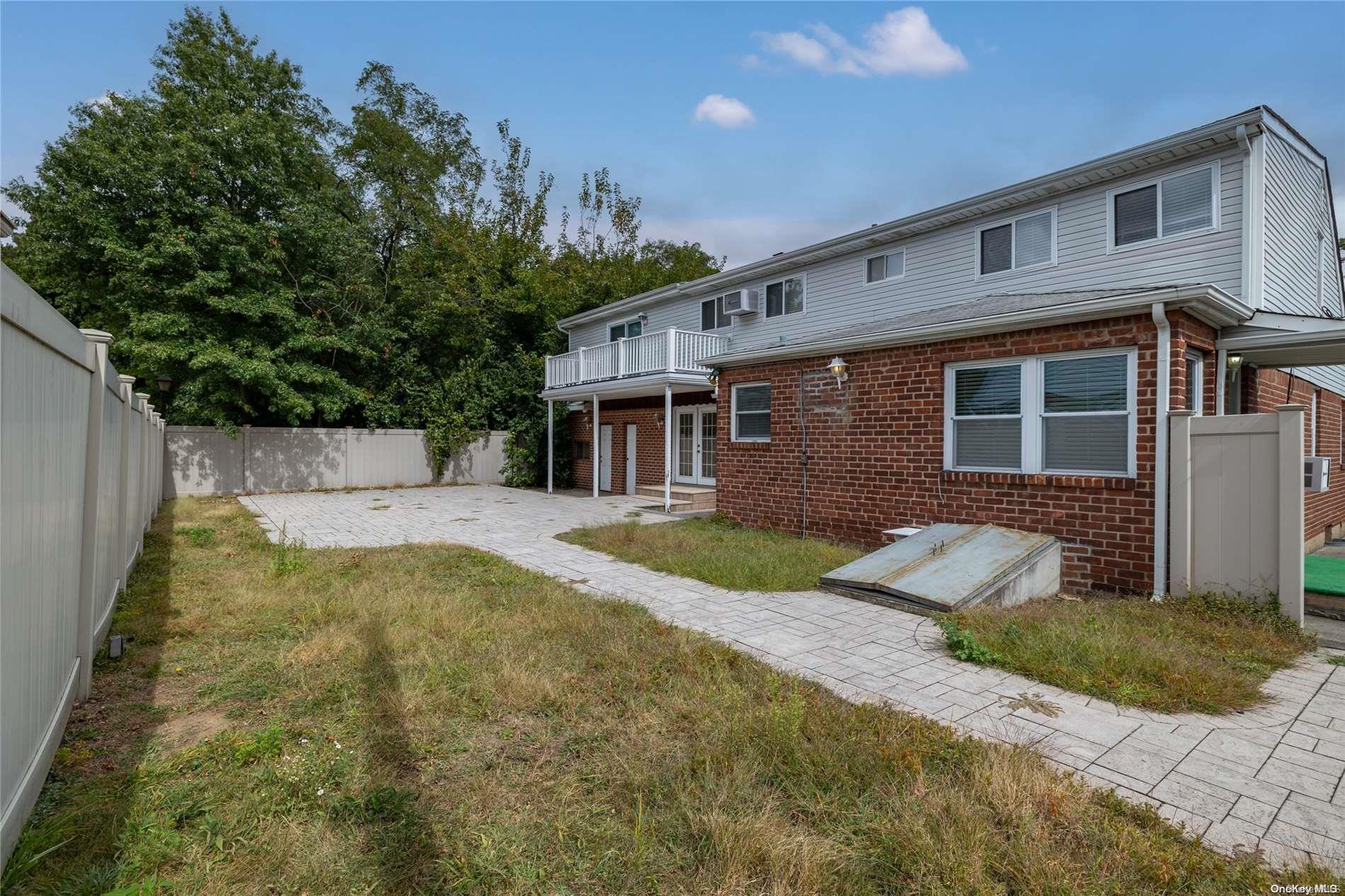306 Glen Cove Road Property Photo 3