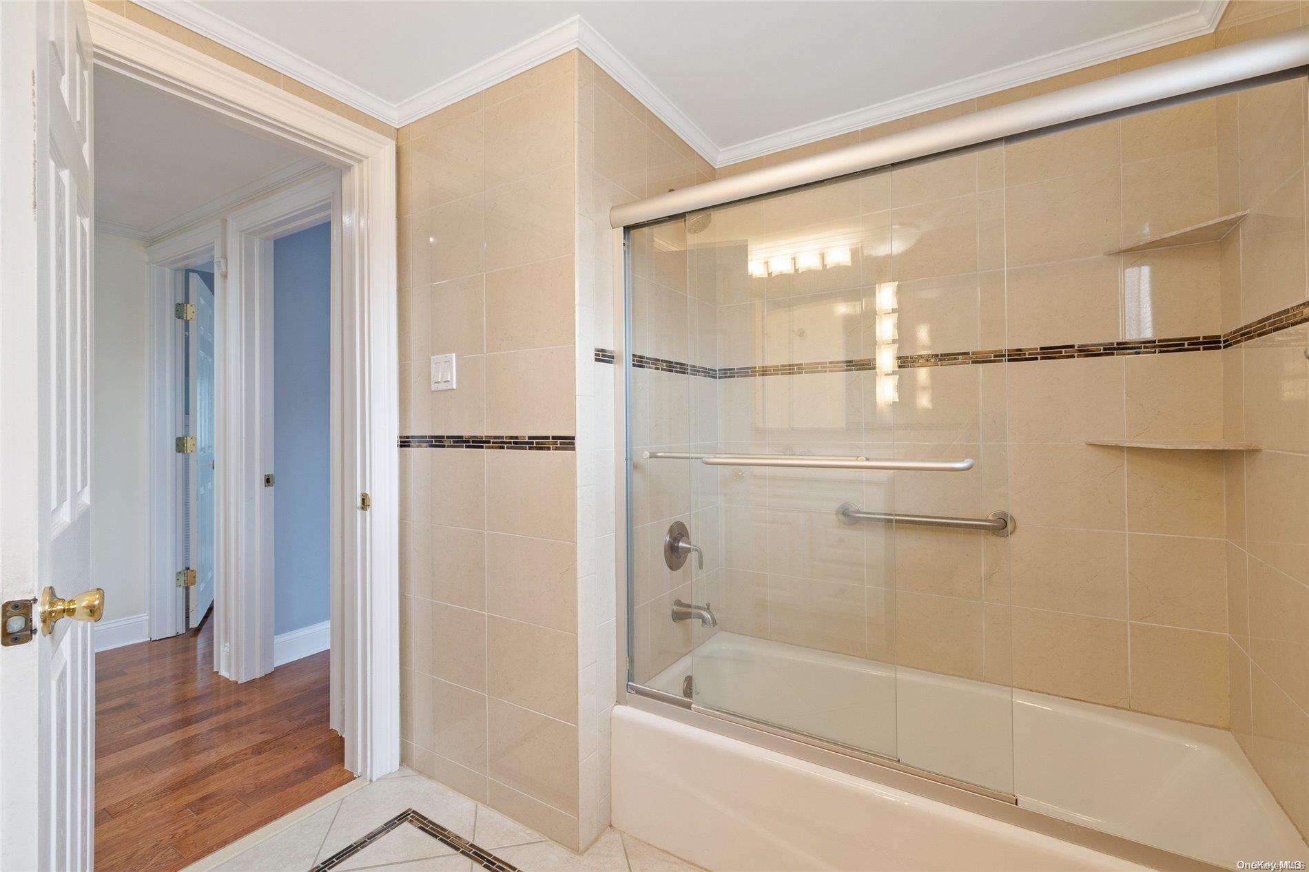 306 Glen Cove Road Property Photo 18