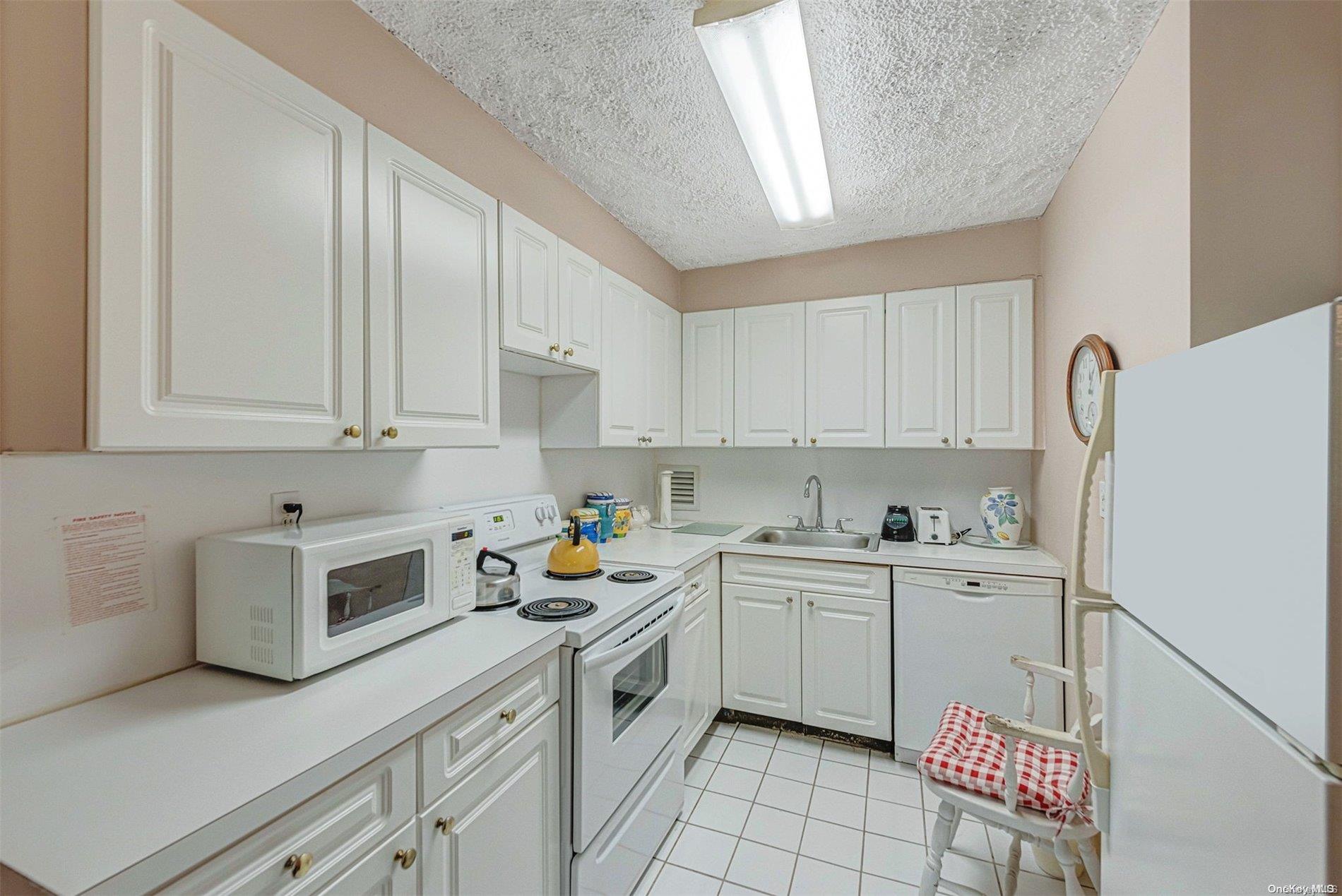 9-20 166 Street 2a Property Photo 8