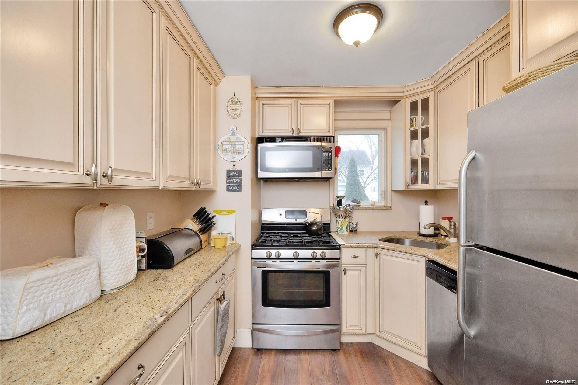 224-30 Edmore Avenue Property Photo 13