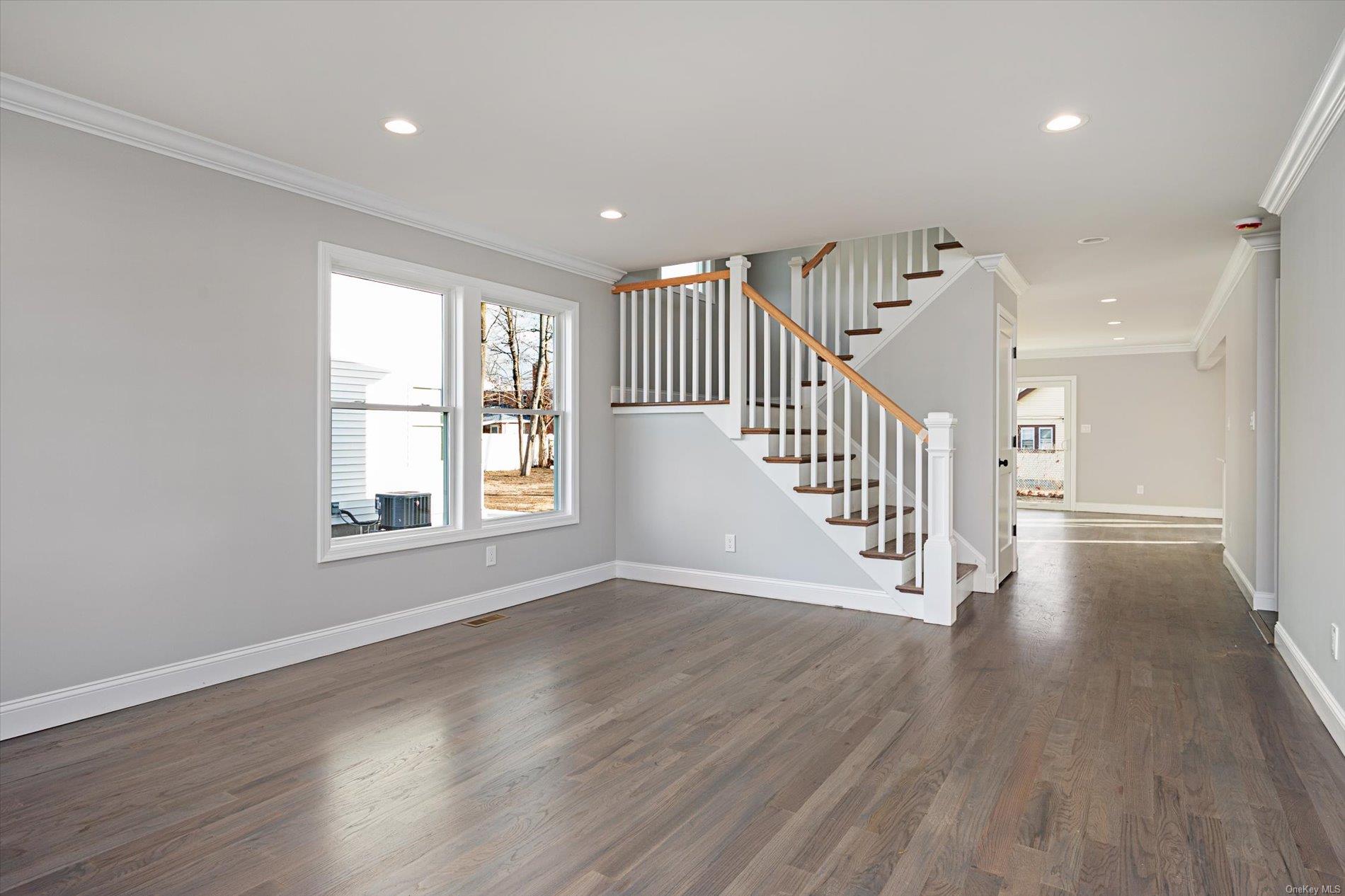 508 Clocks Boulevard Property Photo 7