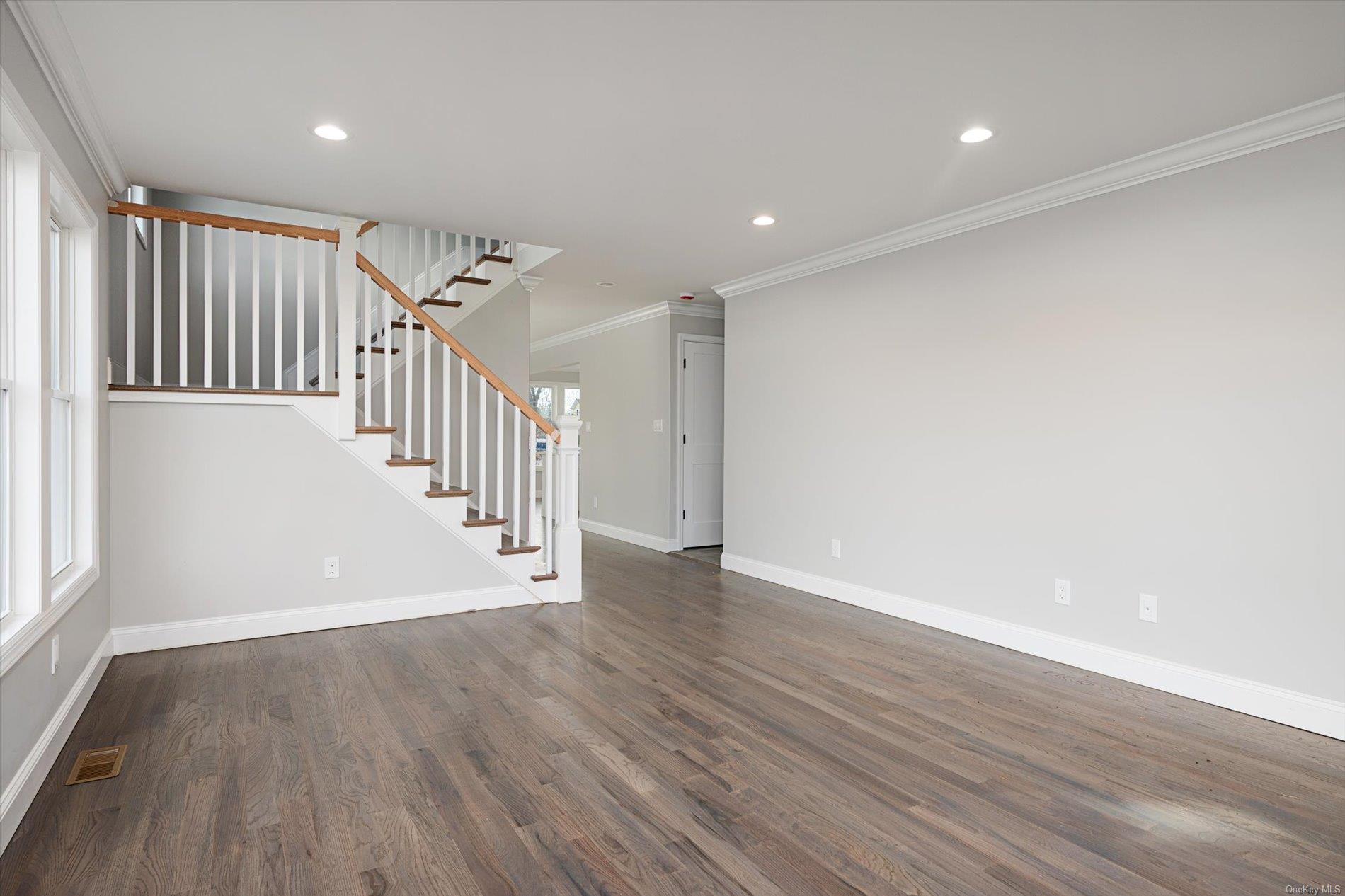 508 Clocks Boulevard Property Photo 8