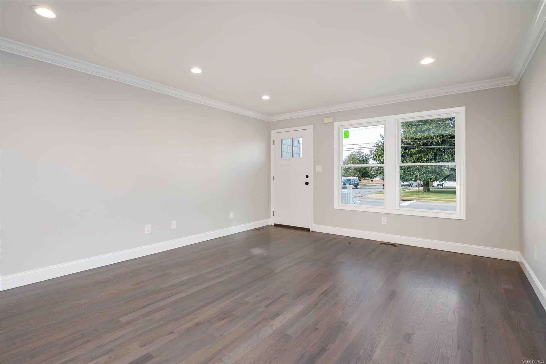 508 Clocks Boulevard Property Photo 9