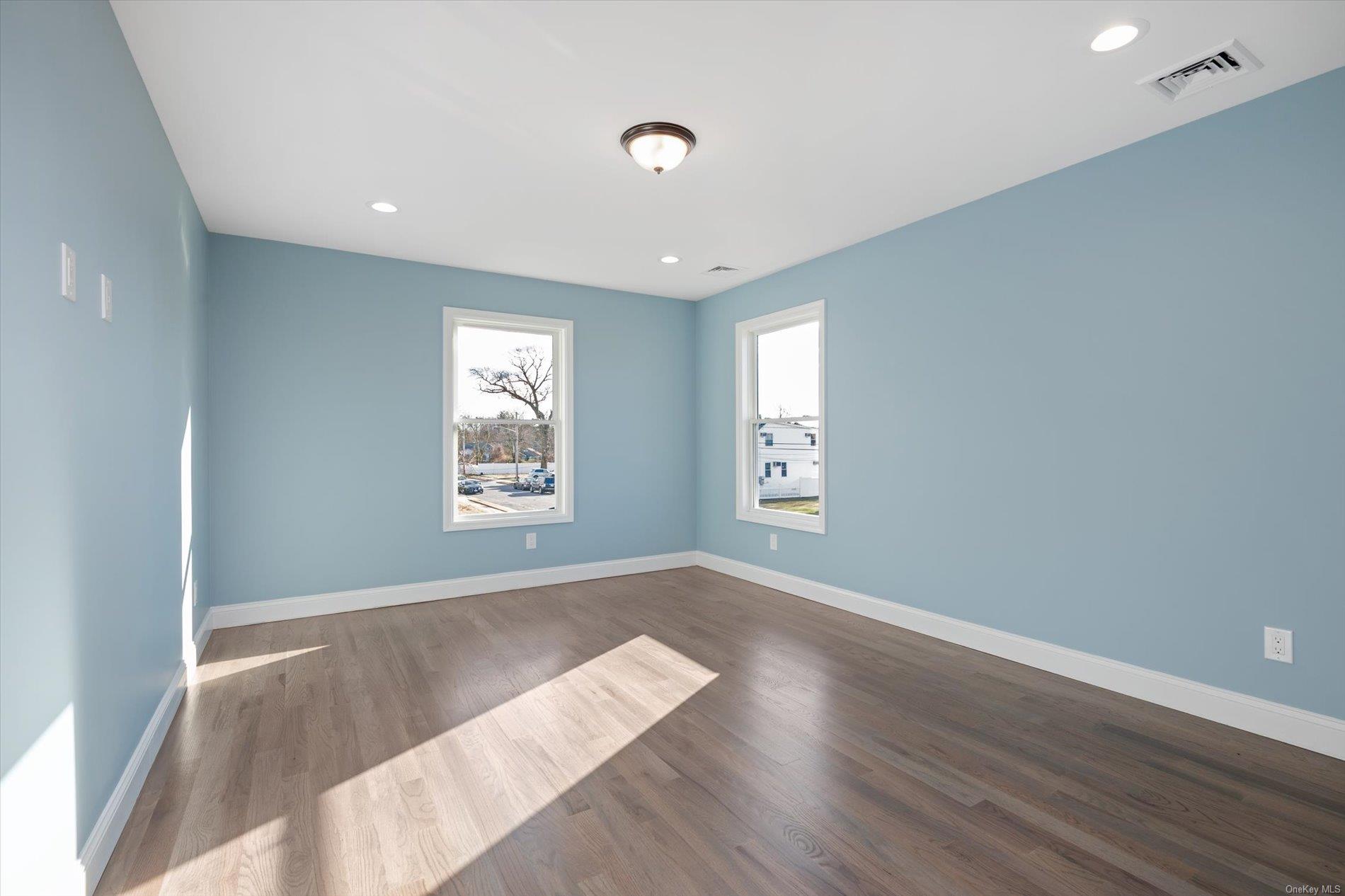 508 Clocks Boulevard Property Photo 20