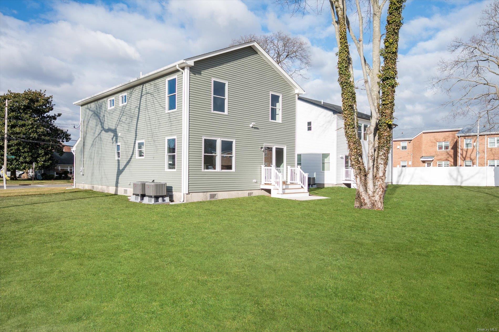 508 Clocks Boulevard Property Photo 25