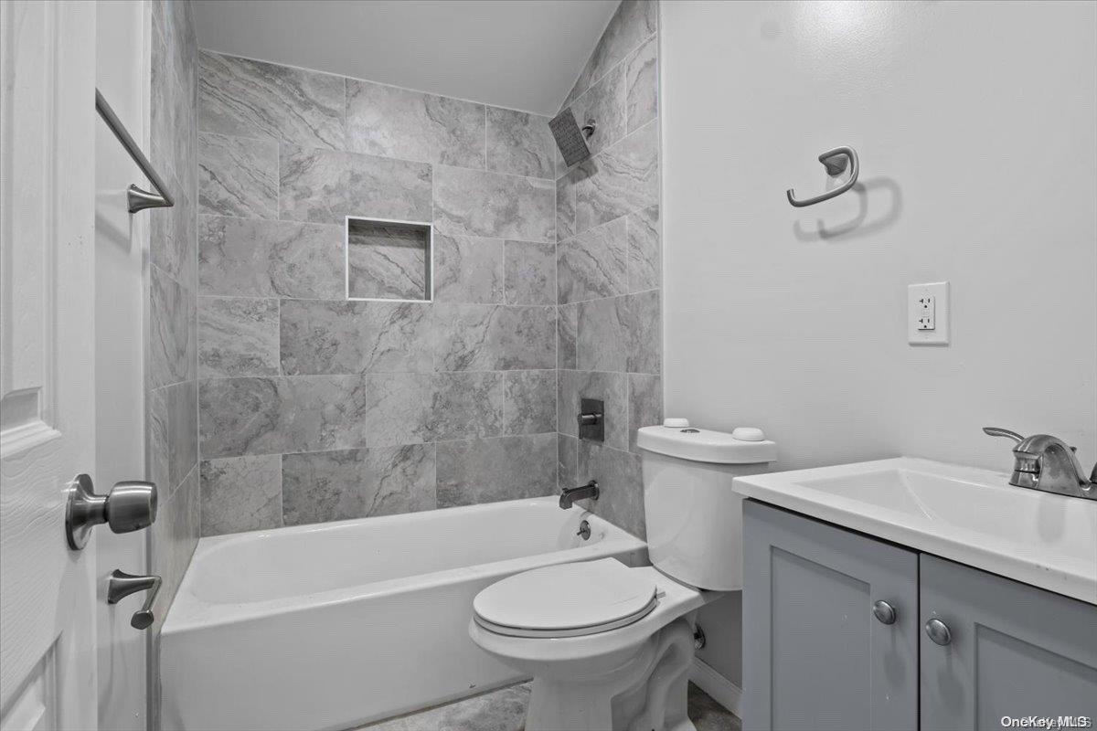 169-29 120th Avenue Property Photo 6