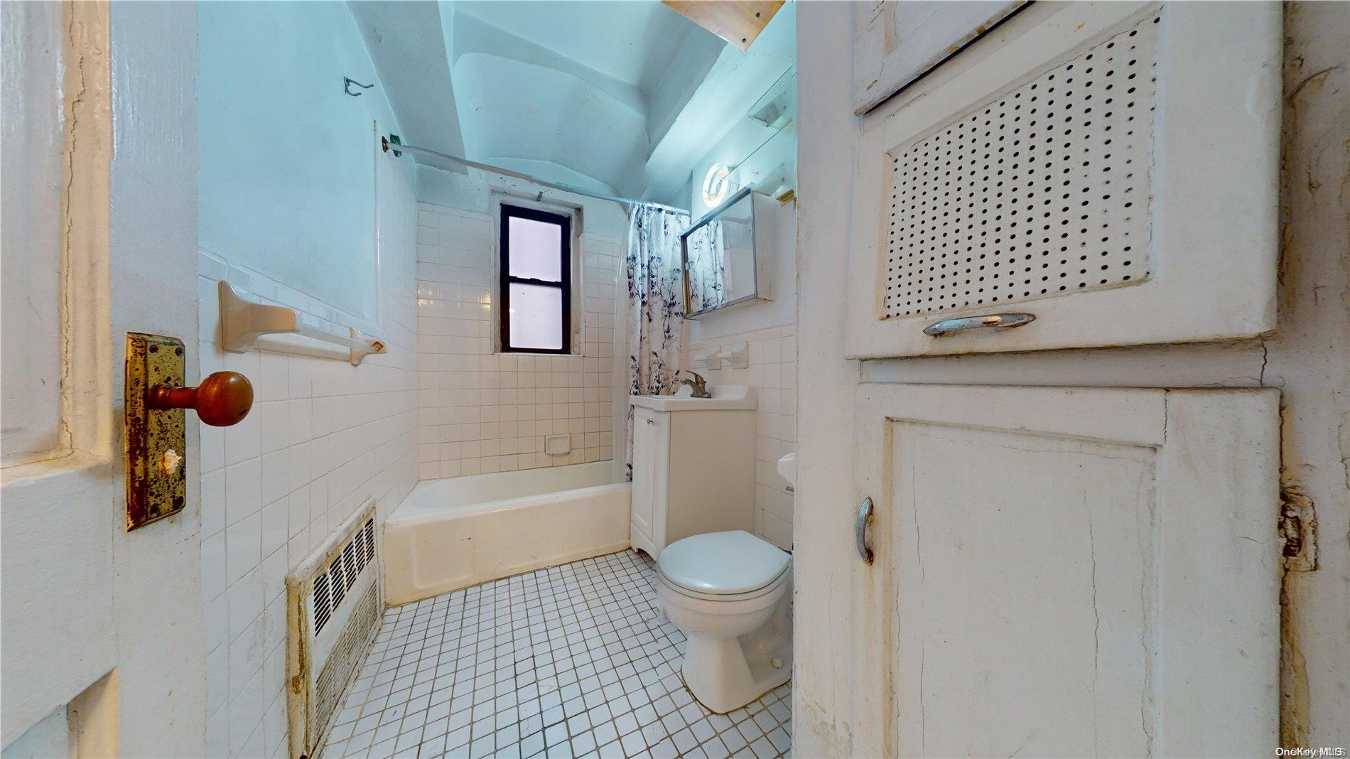 125 Hawthorne Street 1a Property Photo 8