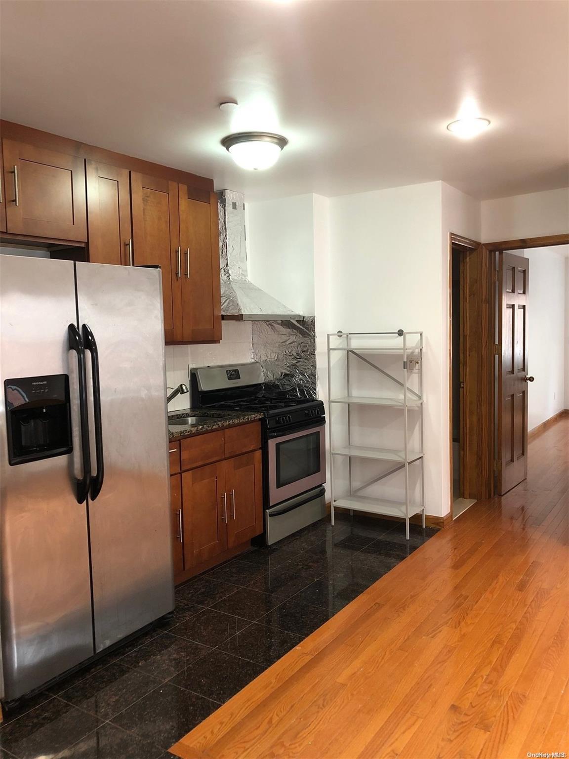 147-30 Barclay Avenue 3b Property Photo 2