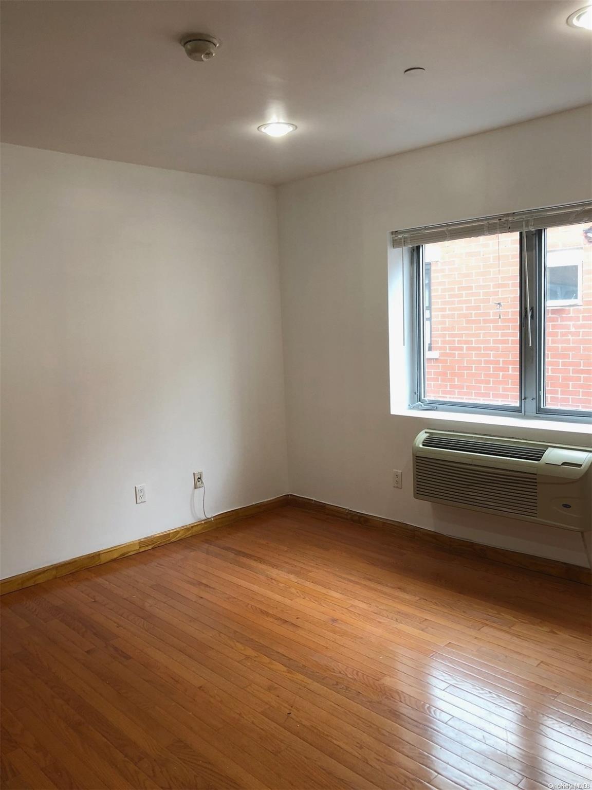 147-30 Barclay Avenue 3b Property Photo 3