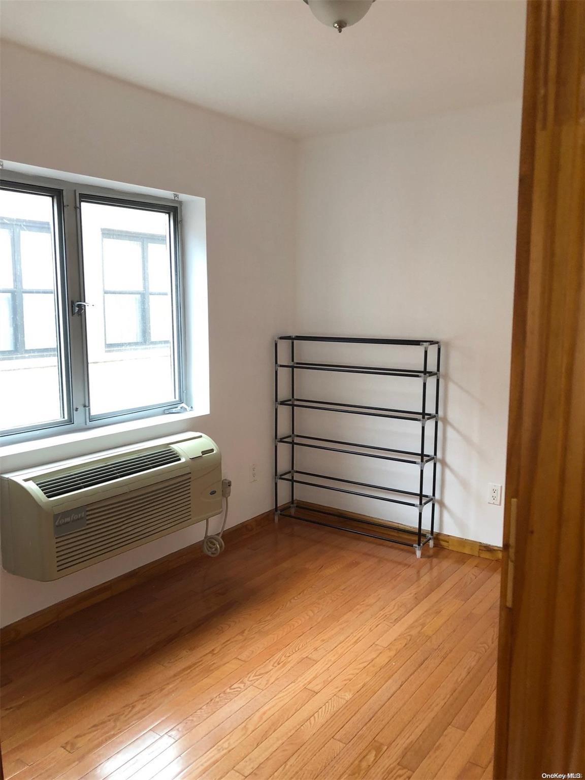 147-30 Barclay Avenue 3b Property Photo 4
