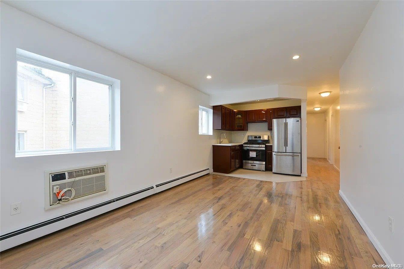 197-21 Carpenter Avenue 2g Property Photo 1